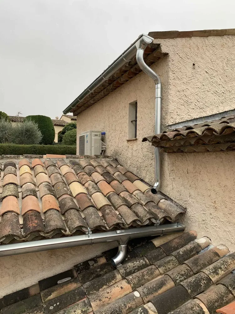 Toiture près de Saint-Gilles